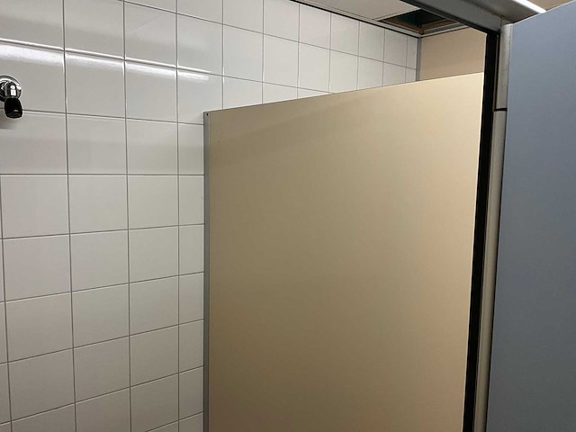 Kupan - trespa sanitairwand met deuren - afbeelding 3 van  5