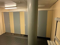 Kupan - trespa sanitairwand met deuren - afbeelding 1 van  5