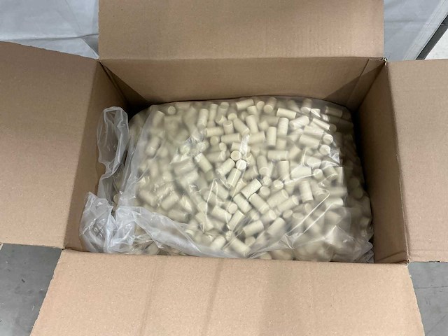 (kurk) newcork 42x22 beige behandeld (2500x) - afbeelding 2 van  3