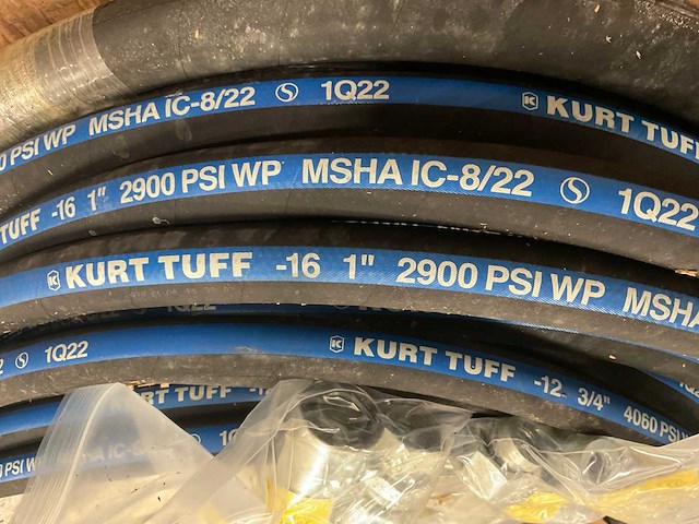 Kurt tuff partij slangen met koppelstukken - afbeelding 1 van  3