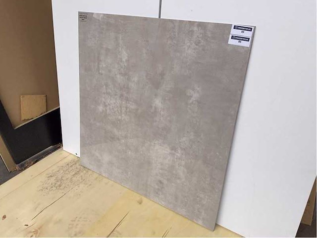 Kutahya alaska grey gepolijst vloertegel 80x80 cm 61,44 m² - afbeelding 1 van  3
