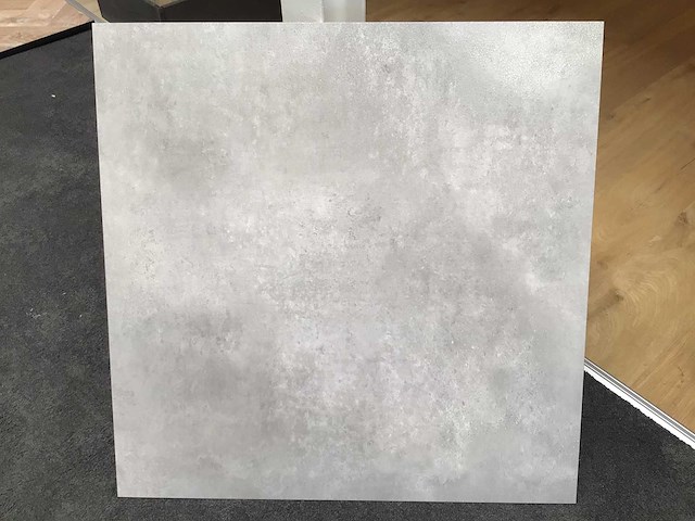 Kutahya vista grijs mat vloertegel 80x80 cm 48 m² - afbeelding 4 van  5
