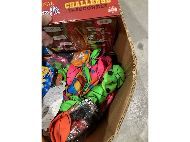 Kuubsdoos met speelgoed - afbeelding 10 van  11