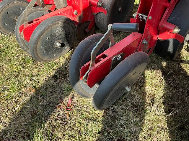 Kverneland - 2011 - optima hd e-drive acpnpxx - zaaimachine - afbeelding 27 van  45