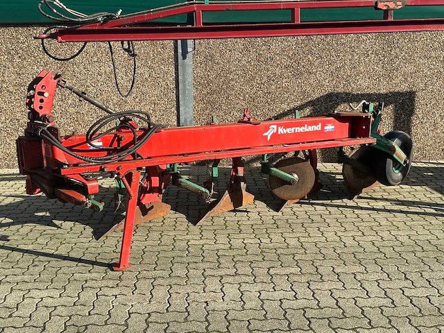 Kverneland ab gedragen ploeg - afbeelding 1 van  10