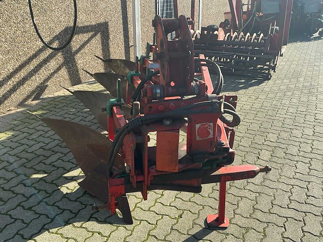 Kverneland ab gedragen ploeg - afbeelding 9 van  10