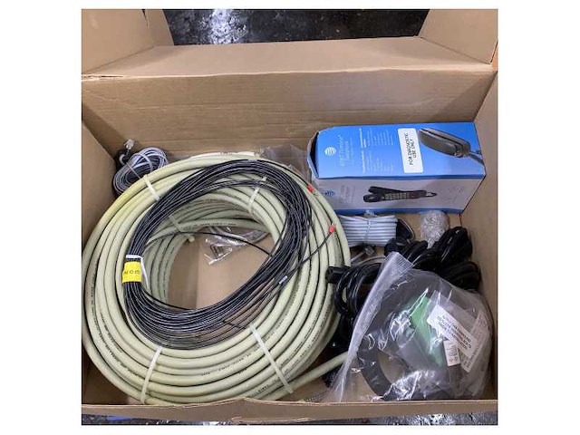 Kvh 01-0283-15 tracphone v7-ip mini vsat broadband system - afbeelding 6 van  6