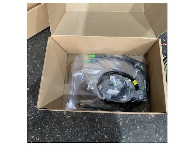 Kvh 01-0283-15 tracphone v7-ip mini vsat broadband system - afbeelding 4 van  5