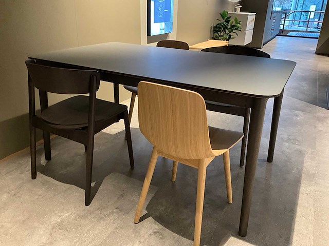 Kvik - eetkamertafel 150x90 cm met 4 stoelen - afbeelding 3 van  7