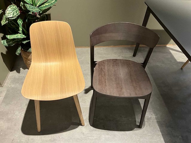 Kvik - eetkamertafel 150x90 cm met 4 stoelen - afbeelding 4 van  7