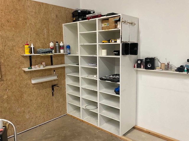 Kvik - kastenwand 180x56x224 cm - afbeelding 1 van  4