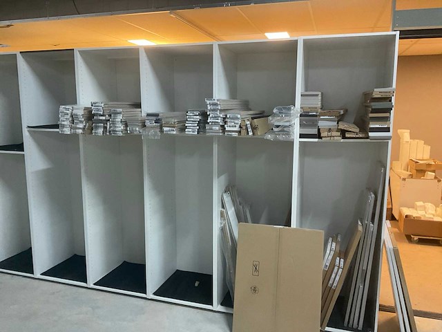 Kvik - kastenwand 720x58x205 cm - afbeelding 2 van  4