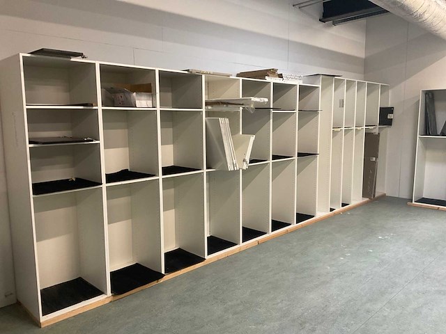 Kvik - kastenwand 780x56x224 cm - afbeelding 1 van  5