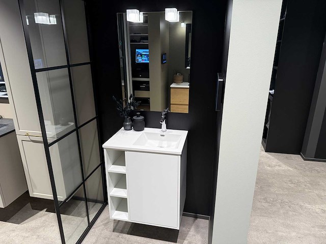 Kvik - milk white - badmeubelset 61 x 43,8 x 70 cm - afbeelding 1 van  4