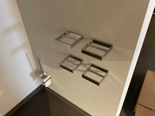 Kvik - partij badkamer accessoires - afbeelding 7 van  12