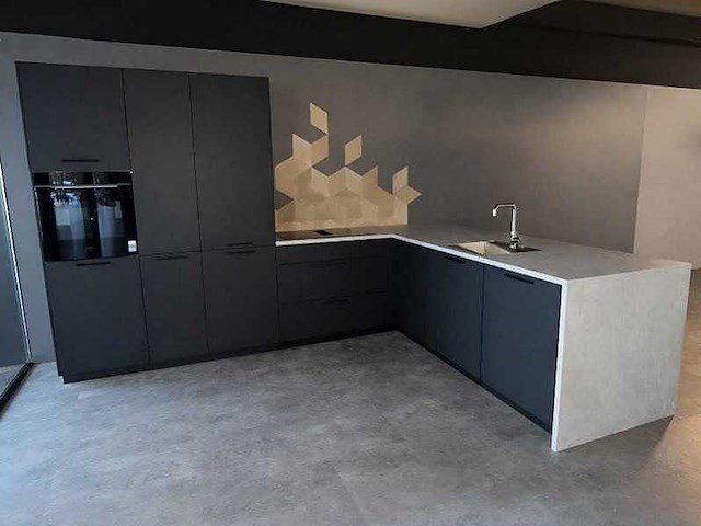 Kvik - showroomkeuken - afbeelding 1 van  27