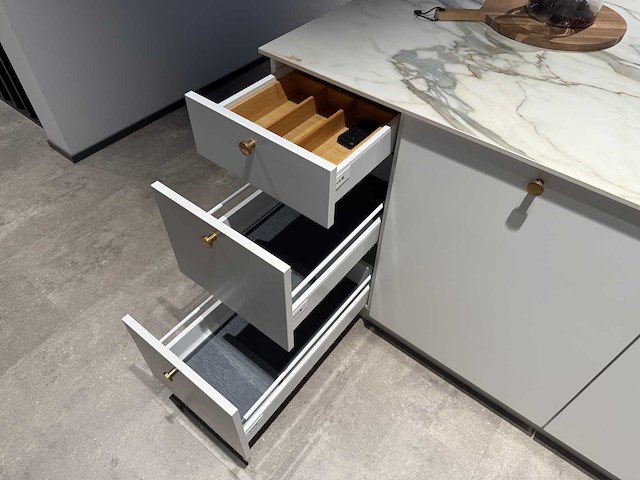 Kvik - showroomkeuken - afbeelding 10 van  28