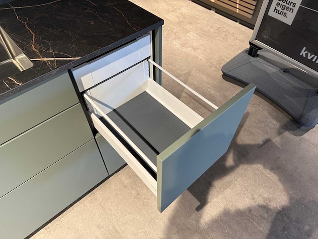 Kvik - showroomkeuken - afbeelding 10 van  21