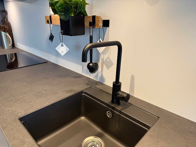 Kvik - showroomkeuken - afbeelding 23 van  24