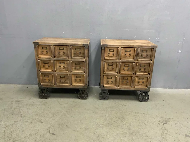 Kwanyin cabinet vintage wheels ladekast (2x) - afbeelding 2 van  9
