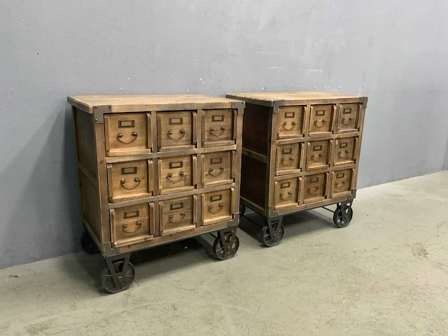 Kwanyin cabinet vintage wheels ladekast (2x) - afbeelding 3 van  9