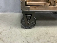 Kwanyin cabinet vintage wheels ladekast (2x) - afbeelding 7 van  9