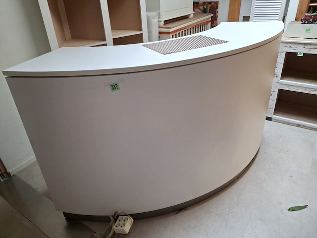Kwart ronde balie zonder inhoud 215 x 50 x 113 cm met 2 deurtjes - afbeelding 2 van  7