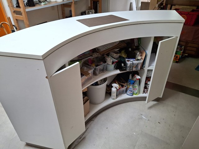 Kwart ronde balie zonder inhoud 215 x 50 x 113 cm met 2 deurtjes - afbeelding 3 van  7