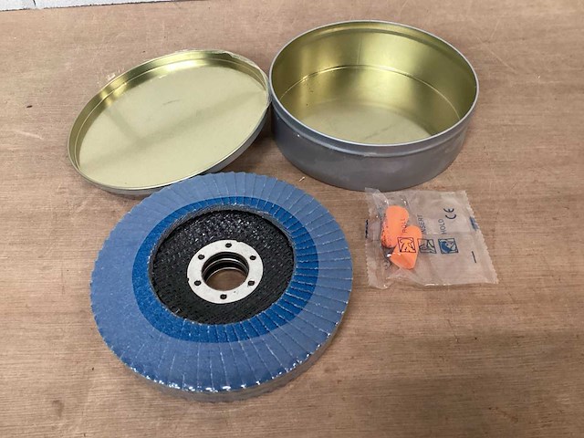 Kwb assortimentsbox slijpmoppen 125 mm (13x) - afbeelding 1 van  4