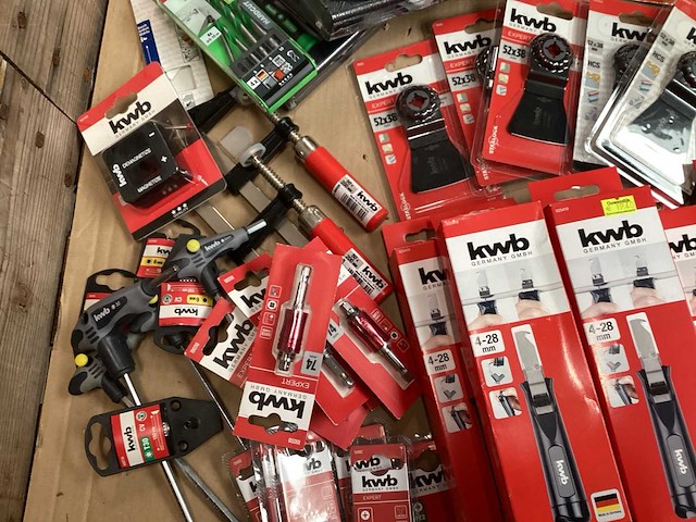 Kwb mix kavel diverse gereedschappen en accessoires (125x) - afbeelding 1 van  4
