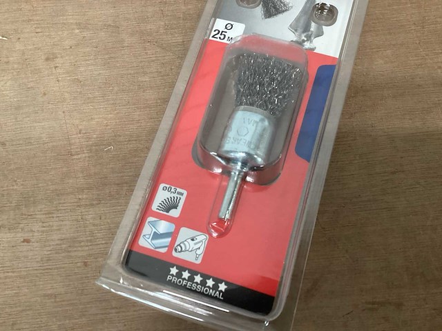 Kwb staalborstel 25 mm, op stift (33x) - afbeelding 2 van  3