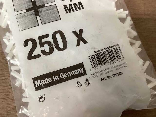 Kwb tegelkruisje 3 mm, zakje 250 stuks (363x) - afbeelding 2 van  4