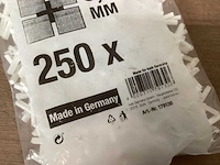 Kwb tegelkruisje 3 mm, zakje 250 stuks (363x) - afbeelding 2 van  4