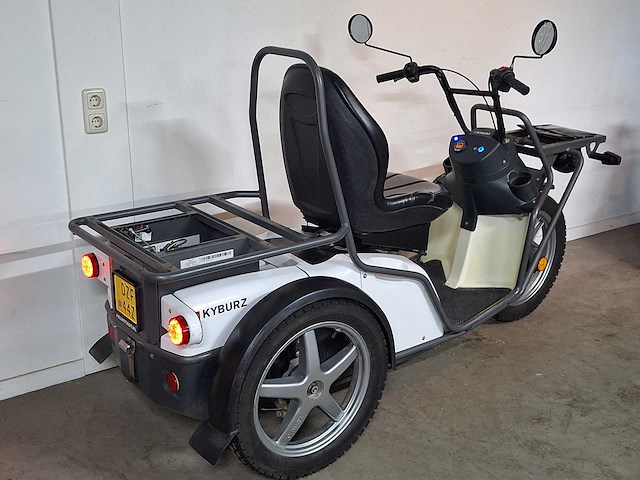 Kyburz dxp 5.0 45km elektrische bezorgscooter 3 wieler bezorgbromfiets - afbeelding 6 van  9
