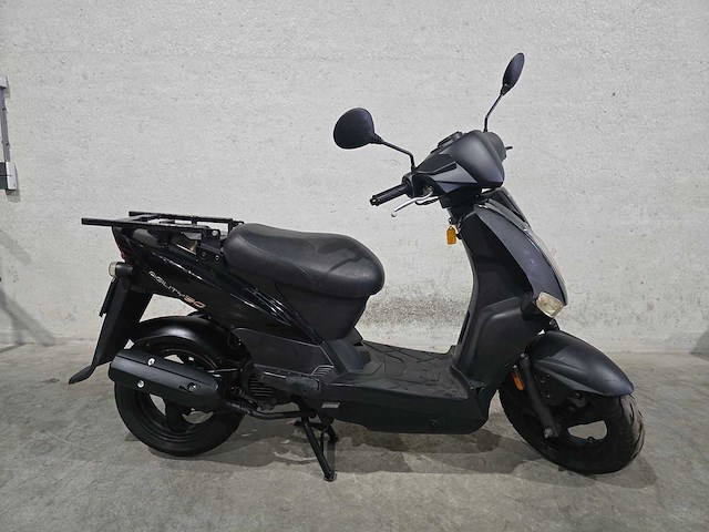 Kymco - bromscooter - agility - 4t 45km uitvoering ddp31f - afbeelding 2 van  7