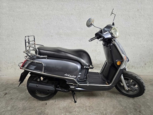 Kymco - bromscooter - like - 4t 45km uitvoering f181jx - afbeelding 2 van  8