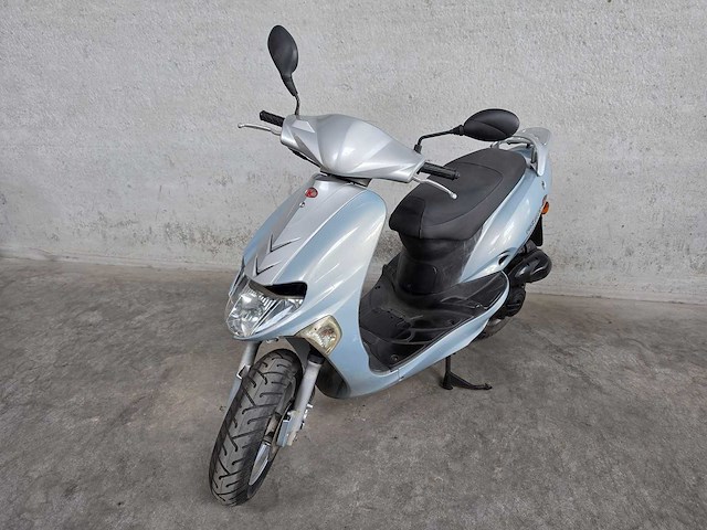 Kymco - bromscooter - vitality - 2t 45km uitvoering d664bj - afbeelding 1 van  7