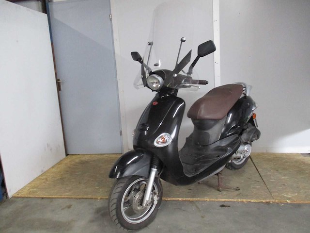 Kymco - bromscooter - yup 50 2 takt - scooter - afbeelding 4 van  11