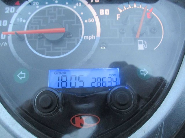 Kymco - schade bromscooter - agility 16" + injectie - scooter - afbeelding 3 van  11