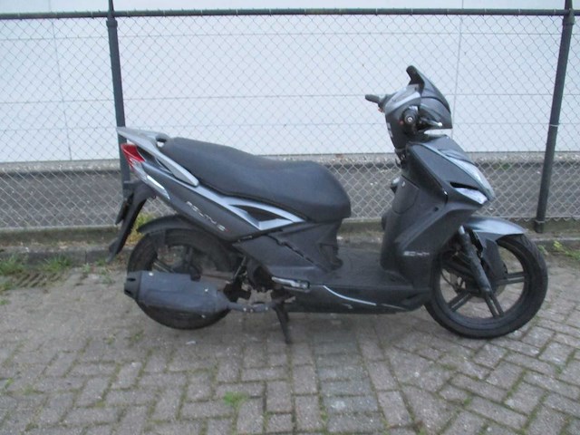 Kymco - schade bromscooter - agility 16" + injectie - scooter - afbeelding 8 van  11