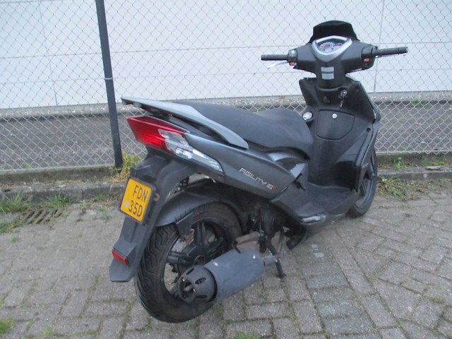 Kymco - schade bromscooter - agility 16" + injectie - scooter - afbeelding 9 van  11
