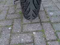 Kymco - schade bromscooter - agility 16" + injectie - scooter - afbeelding 11 van  11