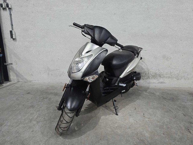 Kymco - snorscooter - agility - 4t 25km uitvoering f118ft - afbeelding 1 van  7