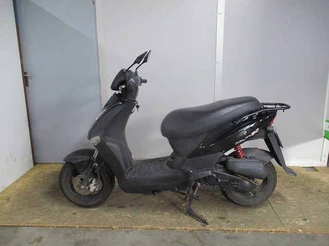 Kymco - snorscooter - agility - scooter - afbeelding 8 van  9