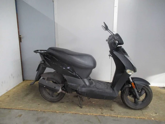 Kymco - snorscooter - agility - scooter - afbeelding 2 van  9