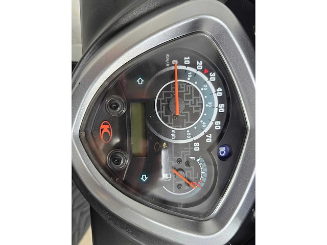 Kymco - snorscooter - agility 16" - 4t 25km uitvoering dtd87v - afbeelding 7 van  8