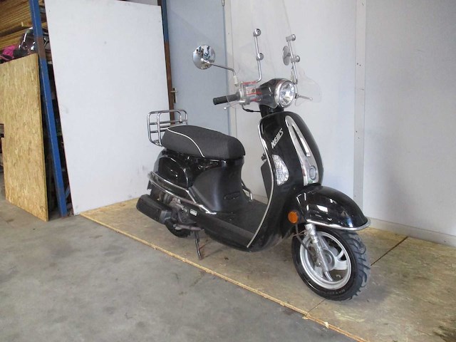 Kymco - snorscooter - new sento 50i - scooter - afbeelding 7 van  11
