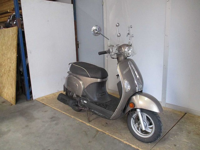 Kymco - snorscooter - new sento 50i (injectie) - scooter - afbeelding 7 van  11
