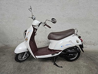 Kymco - snorscooter - sento - 4t 25km uitvoering d424nv - afbeelding 1 van  7