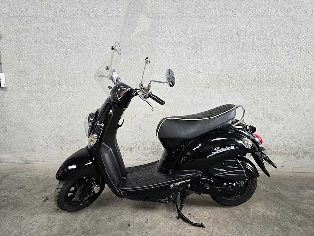 Kymco - snorscooter - sento - 4t 25km uitvoering f805vd - afbeelding 1 van  7